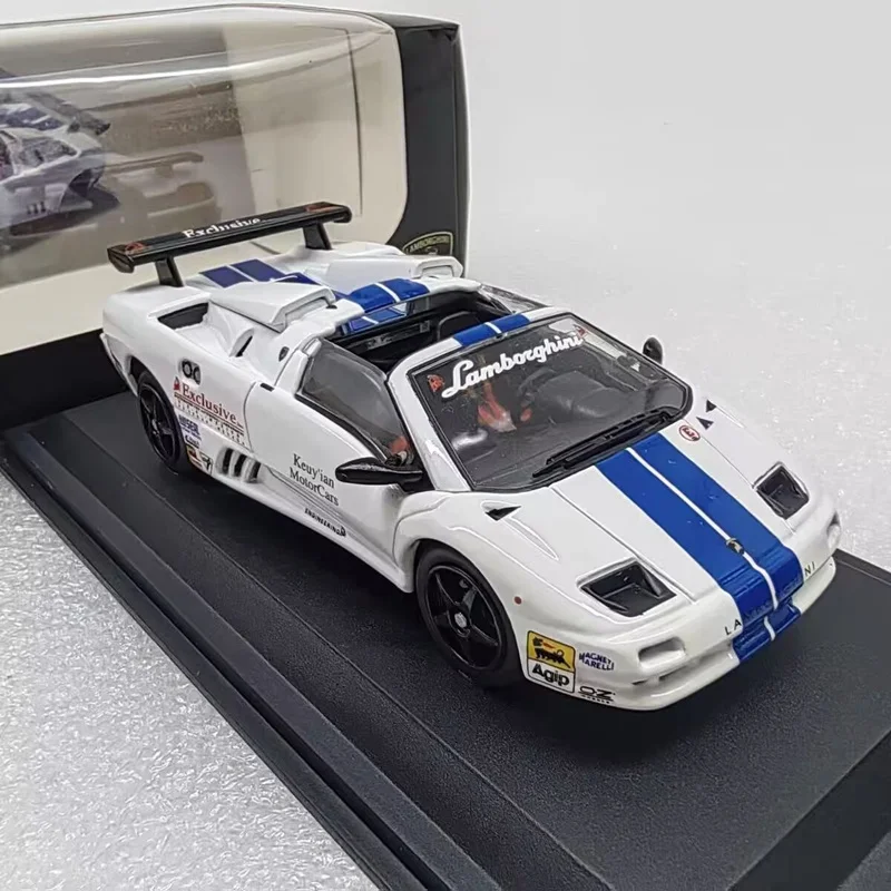 White Lamborghini Diablo VT-R Diecast Model 5 White Lamborghini Diablo VT-R Diecast Model - Image 5