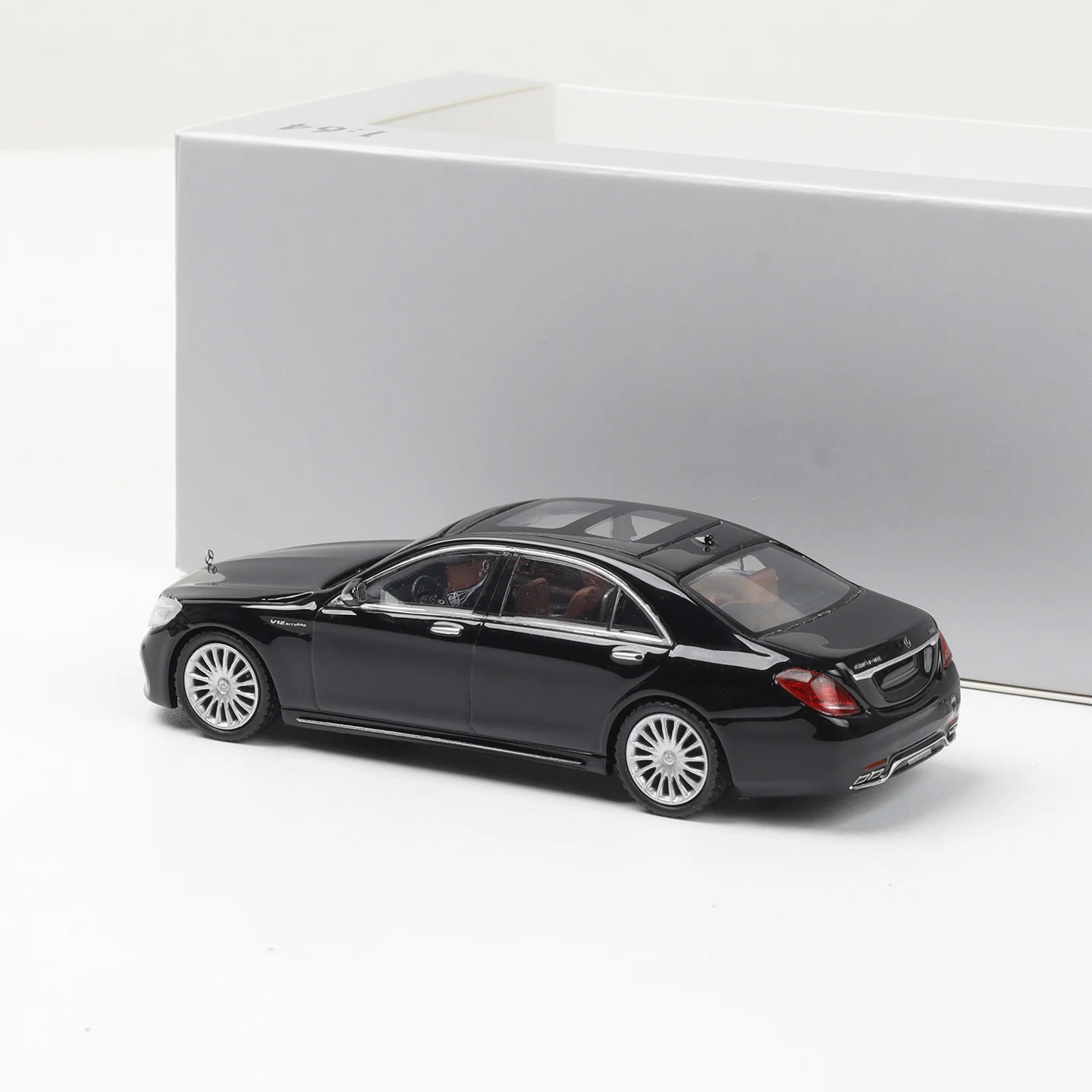 Glory Model S65 W222 1:64 Scale Diecast Car 4 Glory Model S65 W222 1:64 Scale Diecast Car - Image 4