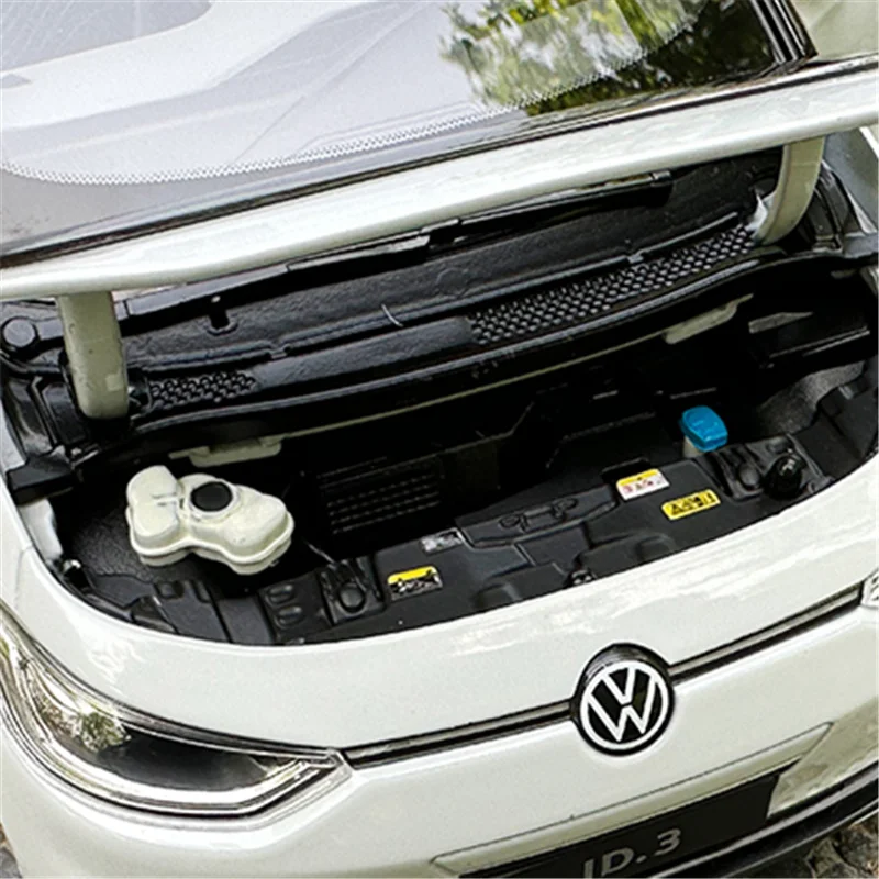 1:18 VW ID.3 SUV Diecast Model in Teal 5 1:18 VW ID.3 SUV Diecast Model in Teal - Image 5