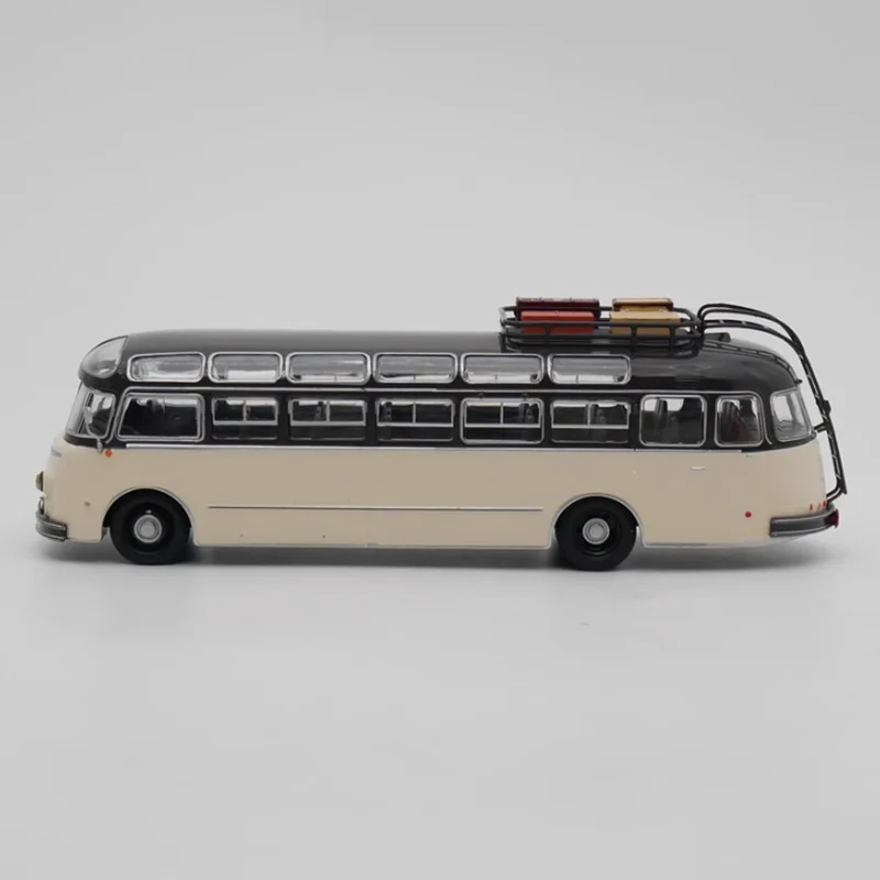 Vintage GMC bus model by IXO 1/43 scale 4 Vintage GMC bus model by IXO 1/43 scale - Image 4