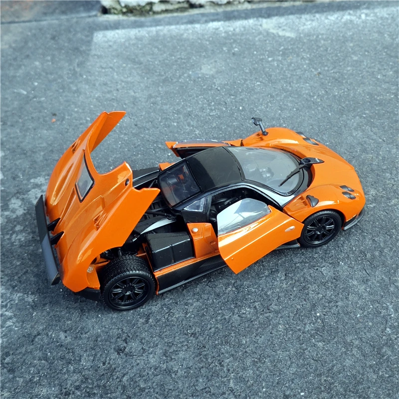 Pagani Zonda F Huayra 1:24 Alloy Model in Black or Orange 5 Pagani Zonda F Huayra 1:24 Alloy Model in Black or Orange - Image 5