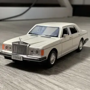 White 1994 Rolls Royce Silver Spur Diecast Model