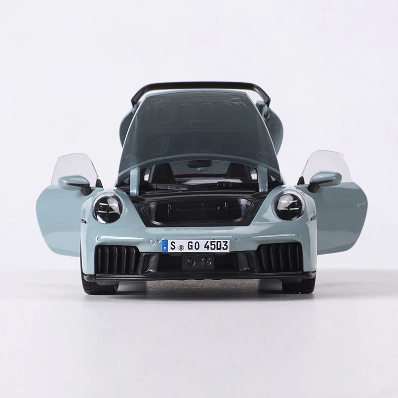 Maisto 1:18 Porsche 911 Targa 4 GTS Model 3 Maisto 1:18 Porsche 911 Targa 4 GTS Model - Image 3
