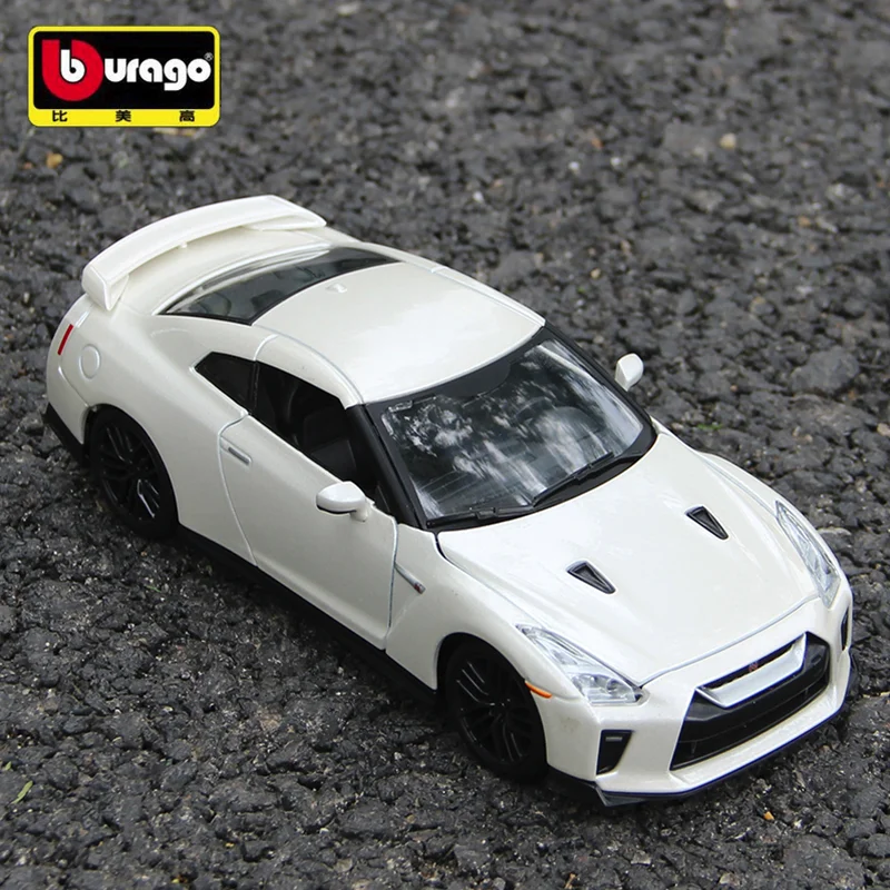 White Nissan Skyline GT-R R35 Diecast Model 1:24 Scale 3 White Nissan Skyline GT-R R35 Diecast Model 1:24 Scale - Image 3