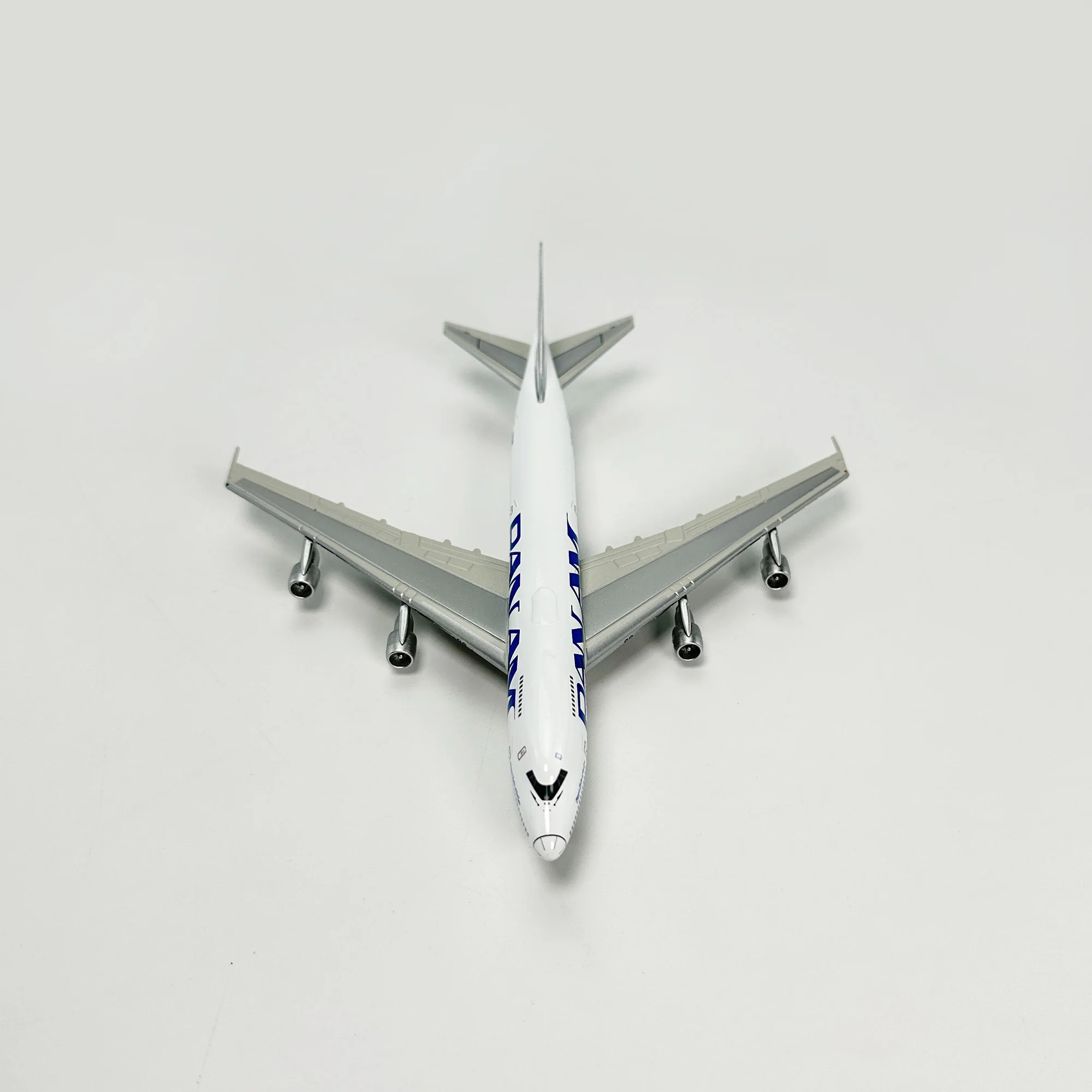 PANAM Boeing 747-100 Model 1/400 Scale 1 PANAM Boeing 747-100 Model 1/400 Scale