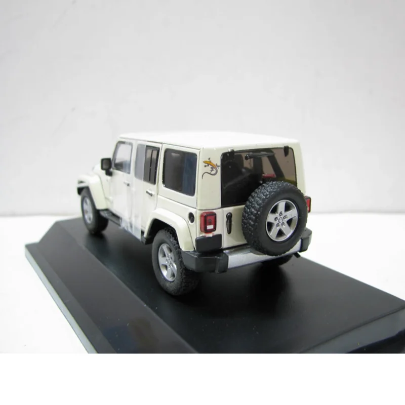 1:43 Scale Jeep Wrangler Unlimited Model 3 1:43 Scale Jeep Wrangler Unlimited Model - Image 3