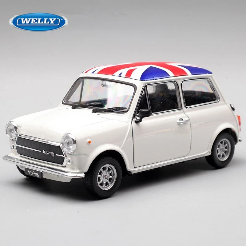 Mini Cooper 1:24 Diecast Collectible Model 3 Mini Cooper 1:24 Diecast Collectible Model - Image 3