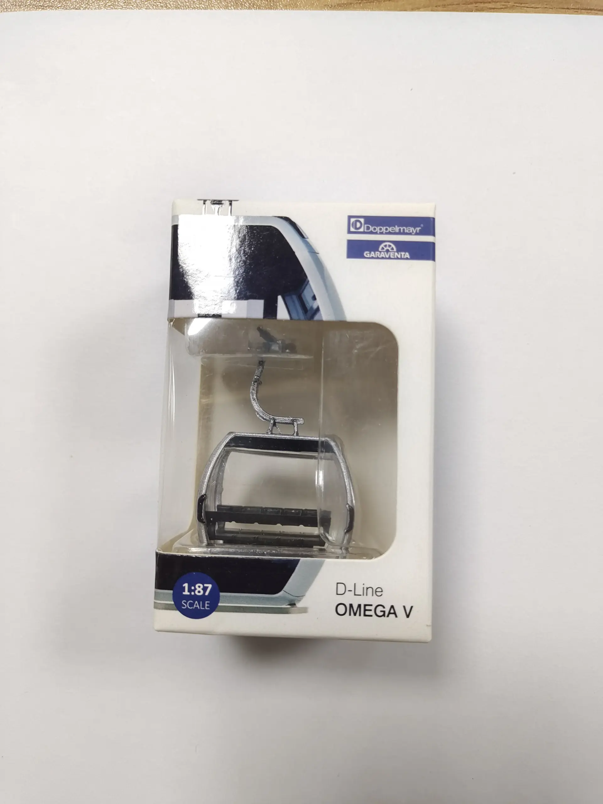 Red 1/87 Gondola Lift Cabin Model 10 Red 1/87 Gondola Lift Cabin Model - Image 10