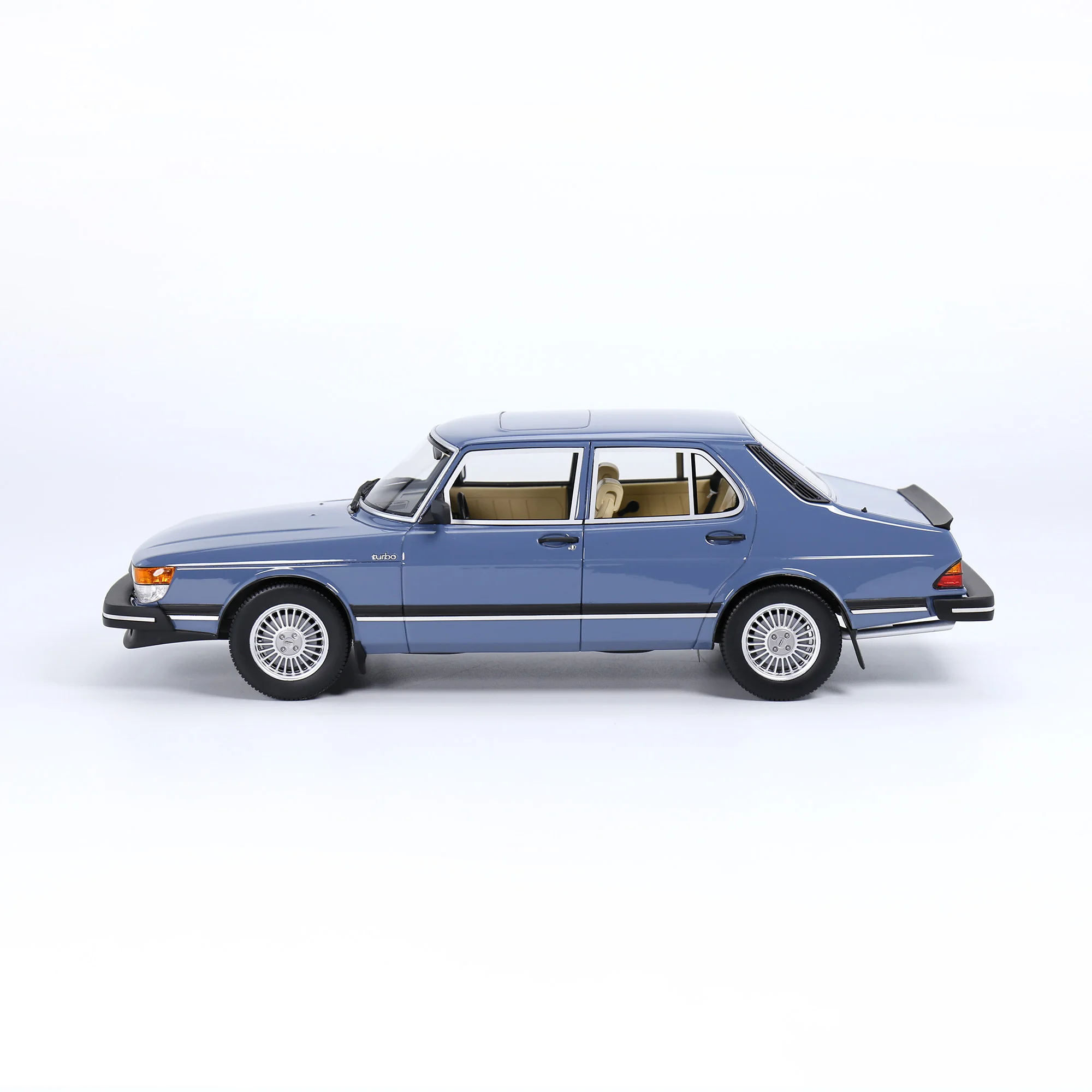 Saab 900 Turbo Resin Model 1-18 Scale 11 Saab 900 Turbo Resin Model 1-18 Scale - Image 11