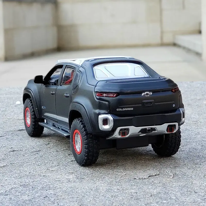 1:32 Chevrolet Colorado ZH2 Diecast Model 4 1:32 Chevrolet Colorado ZH2 Diecast Model - Image 4