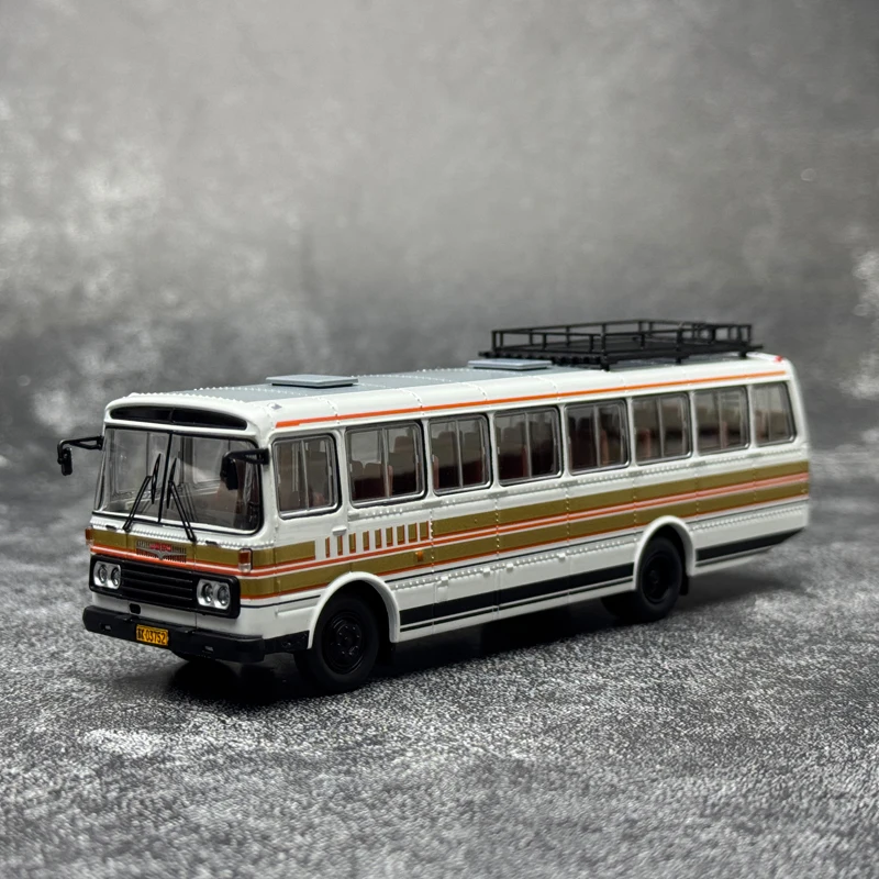 1:64 JT663 Vintage Bus Model 5 1:64 JT663 Vintage Bus Model - Image 5