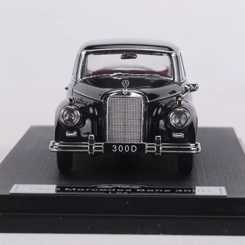 1959 Mercedes-Benz 300D Diecast Model 8 1959 Mercedes-Benz 300D Diecast Model - Image 8