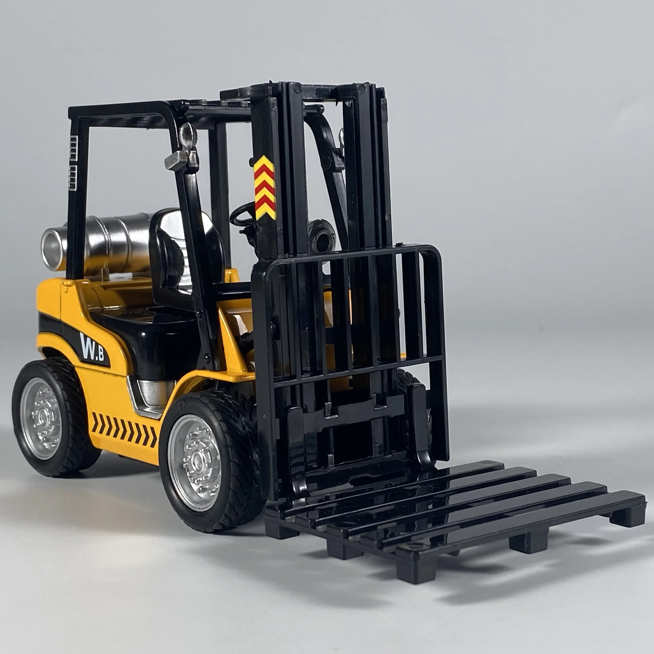 Diecast Forklift Crane Model in Yellow and Black 6 Diecast Forklift Crane Model in Yellow and Black - Image 6