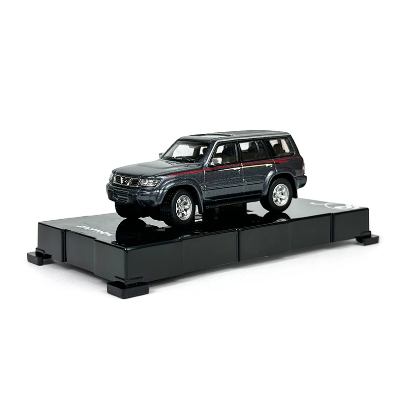 1:64 Nissan Patrol Y61 Diecast Model 4 1:64 Nissan Patrol Y61 Diecast Model - Image 4