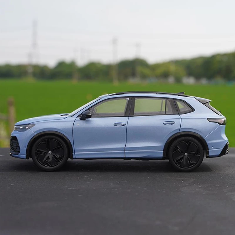 1:18 Volkswagen Tiguan L Pro Diecast Model 4 1:18 Volkswagen Tiguan L Pro Diecast Model - Image 4