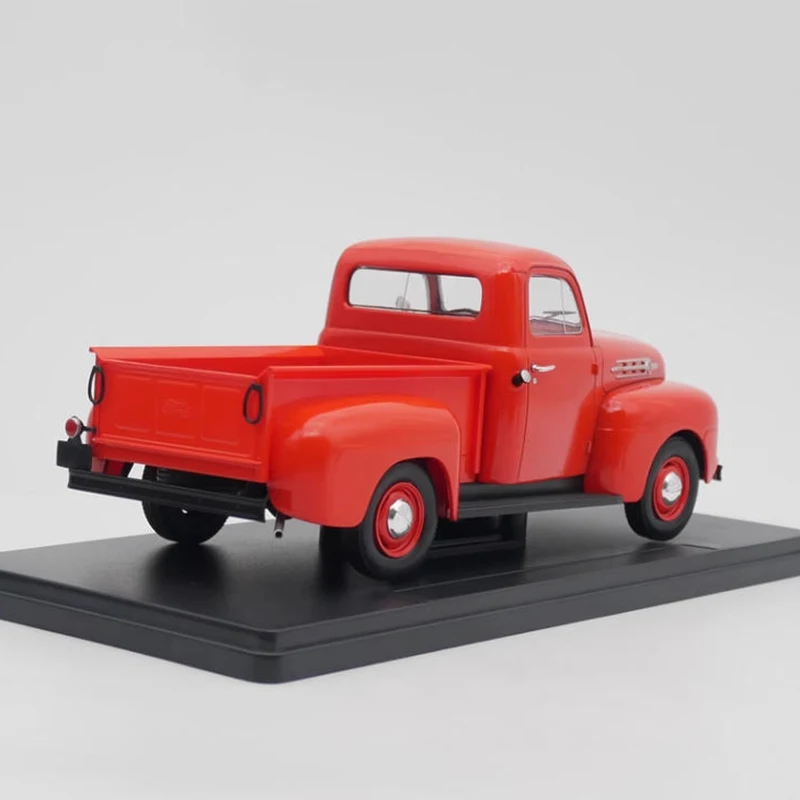 Ixo 1:24 Scale Ford F-1 Classic Model 3 Ixo 1:24 Scale Ford F-1 Classic Model - Image 3