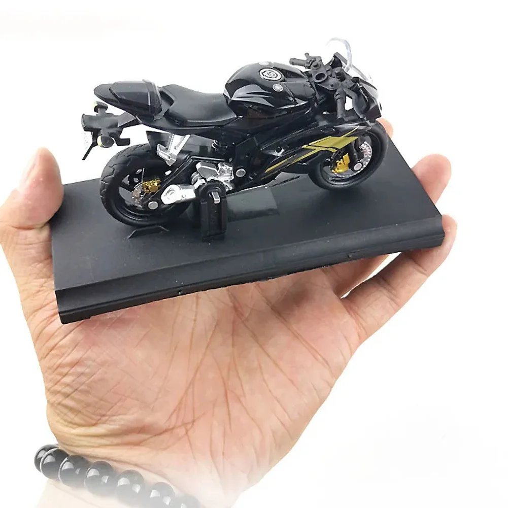 1:18 Scale Diecast Motorcycle Model Collection 5 1:18 Scale Diecast Motorcycle Model Collection - Image 5