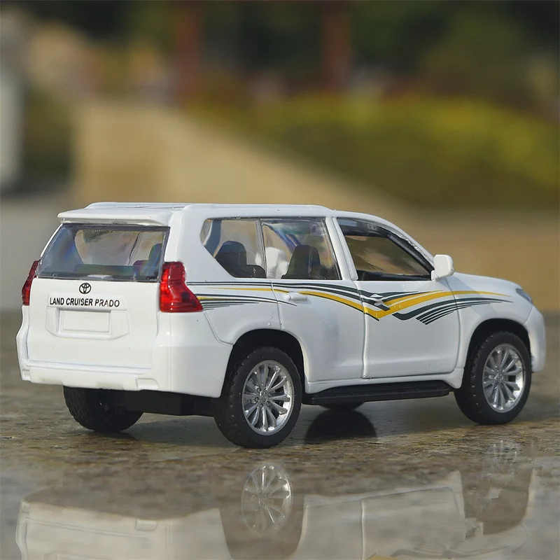 1:42 Scale Toyota Prado SUV Diecast Model 3 1:42 Scale Toyota Prado SUV Diecast Model - Image 3