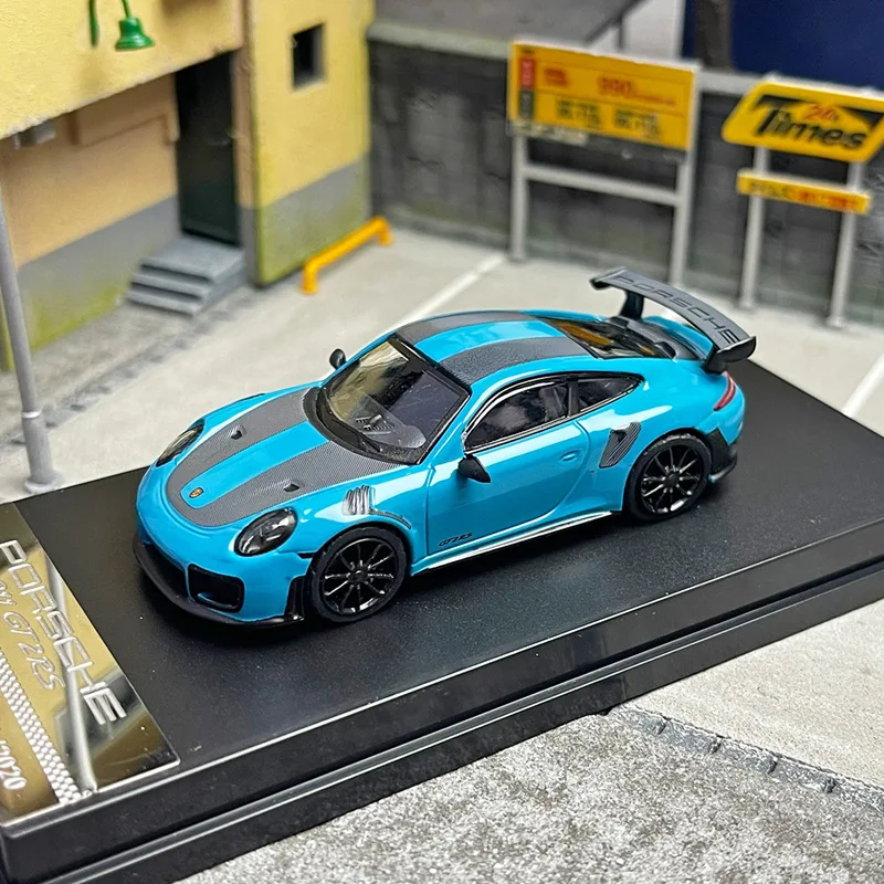 1:64 Scale Porsche 911 GT2 RS Diecast Model 3 1:64 Scale Porsche 911 GT2 RS Diecast Model - Image 3