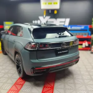 Volkswagen Teramont X SUV 1:18 Diecast Model 14 S99e2c959eb4a404888547a252910948b1