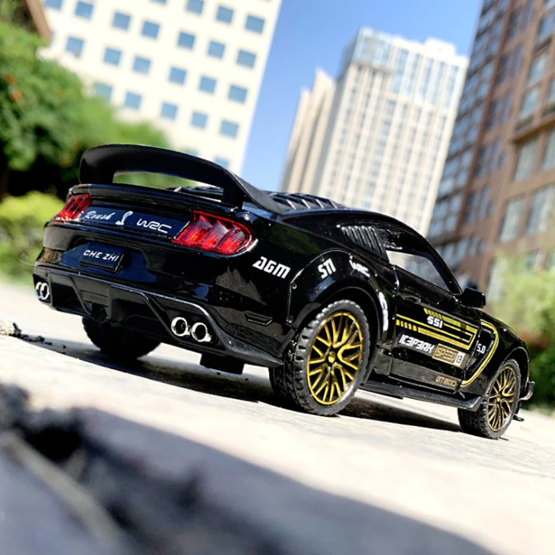 Ford Mustang Shelby GT500 1:32 Diecast Model Black 6 Ford Mustang Shelby GT500 1:32 Diecast Model Black - Image 6