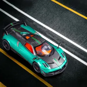Pagani Huayra BC 1:24 Scale Die-Cast Model 11 S9d30262d100a4045bc24ef359eae12caO