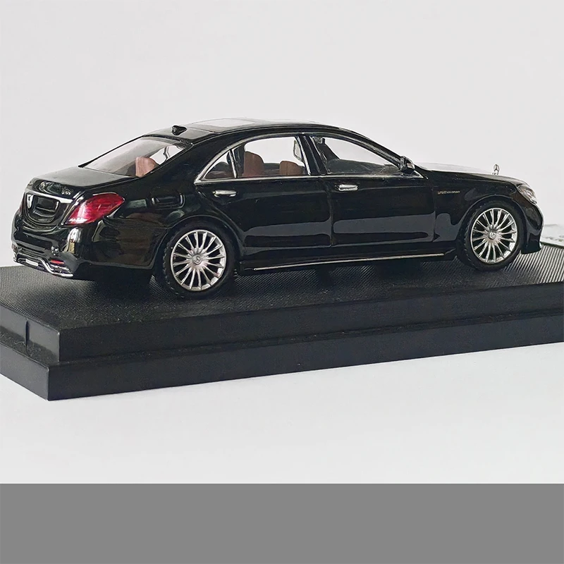 Mercedes-Benz S65 W222 1:64 Diecast Model 4 Mercedes-Benz S65 W222 1:64 Diecast Model - Image 4