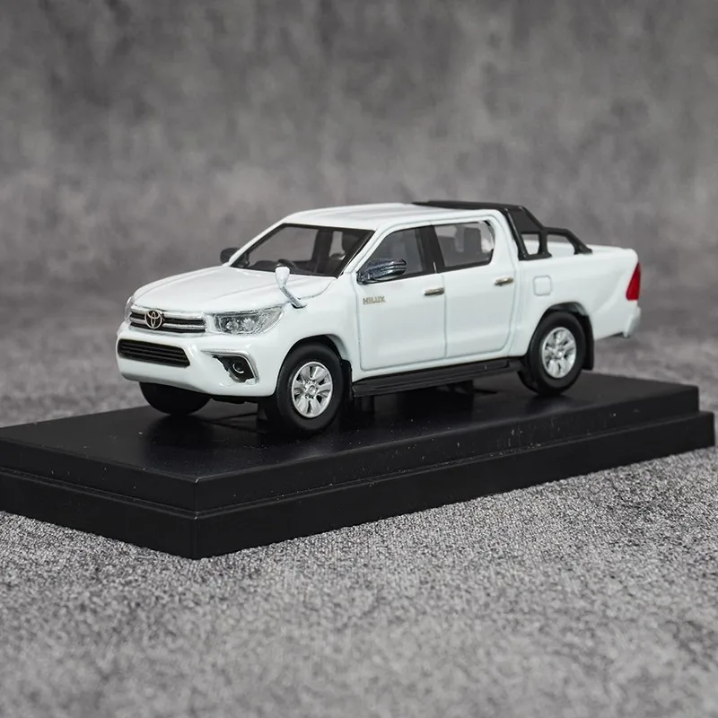 Toyota Hilux Pickup Model 1:64 Diecast Replica 2 Toyota Hilux Pickup Model 1:64 Diecast Replica - Image 2