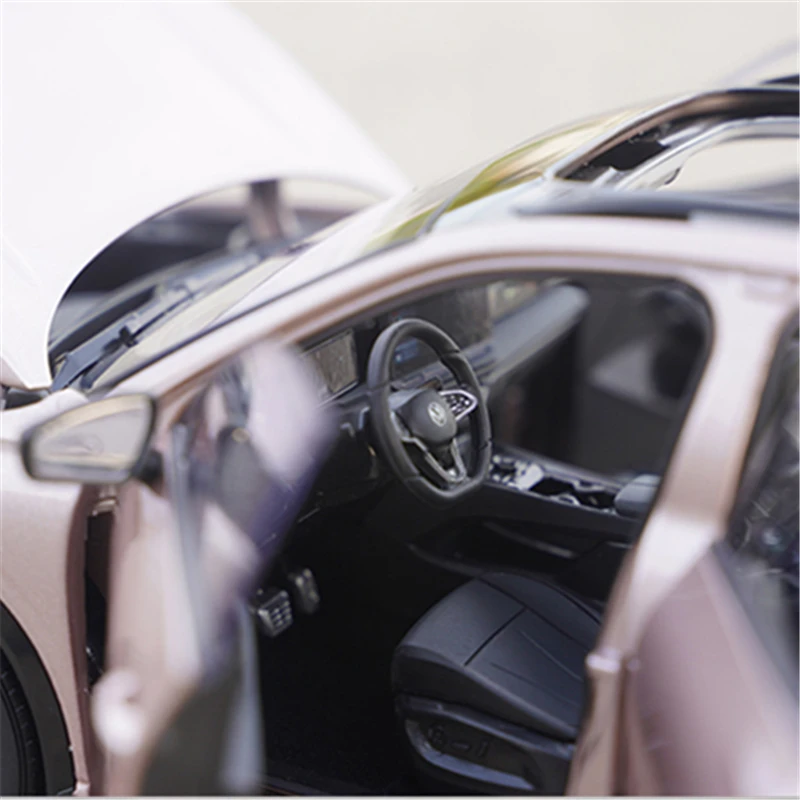 1:18 Volkswagen Tiguan L Pro Diecast Model 6 1:18 Volkswagen Tiguan L Pro Diecast Model - Image 6