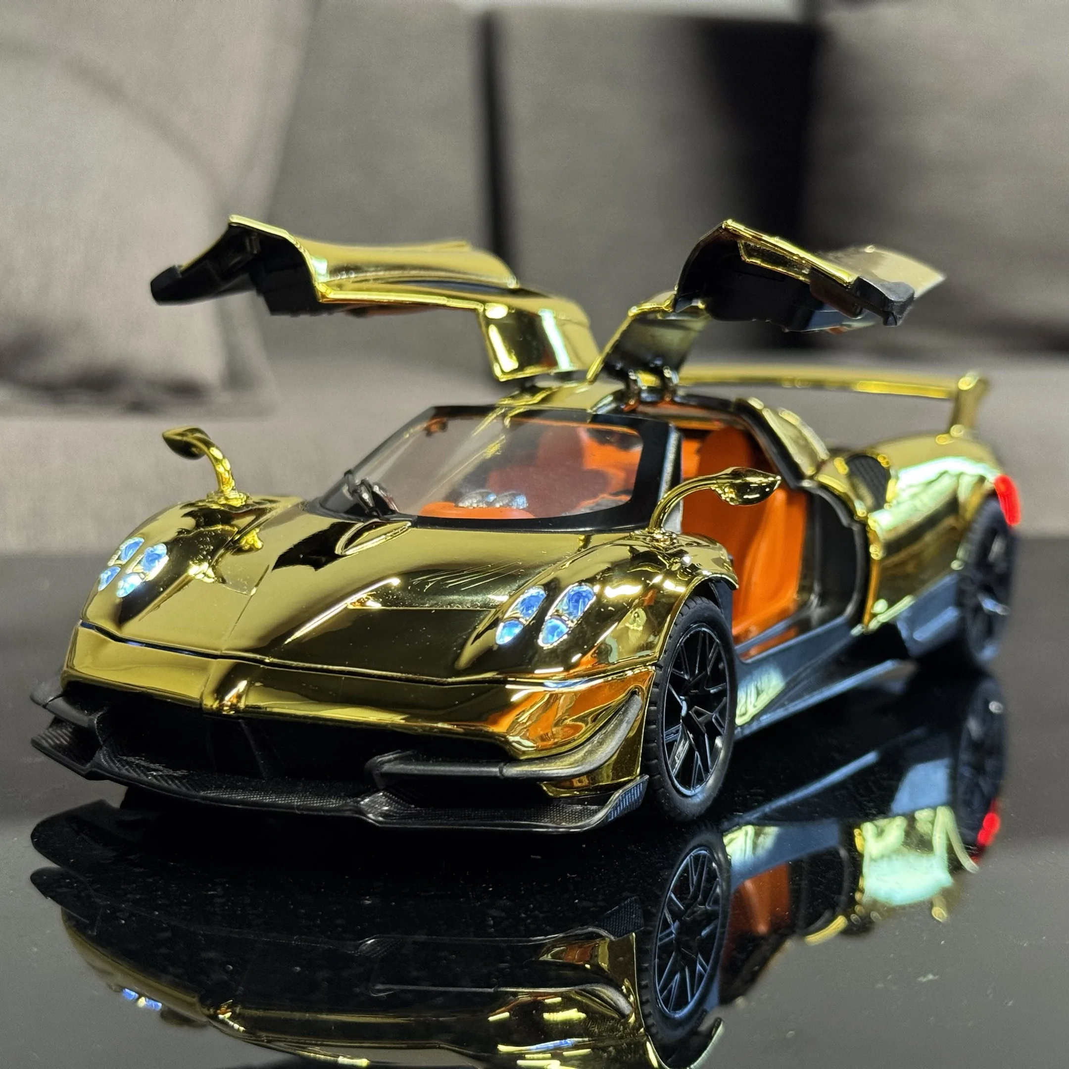 Pagani Huayra Dinastia BC 1:24 Diecast Model 3 Pagani Huayra Dinastia BC 1:24 Diecast Model - Image 3