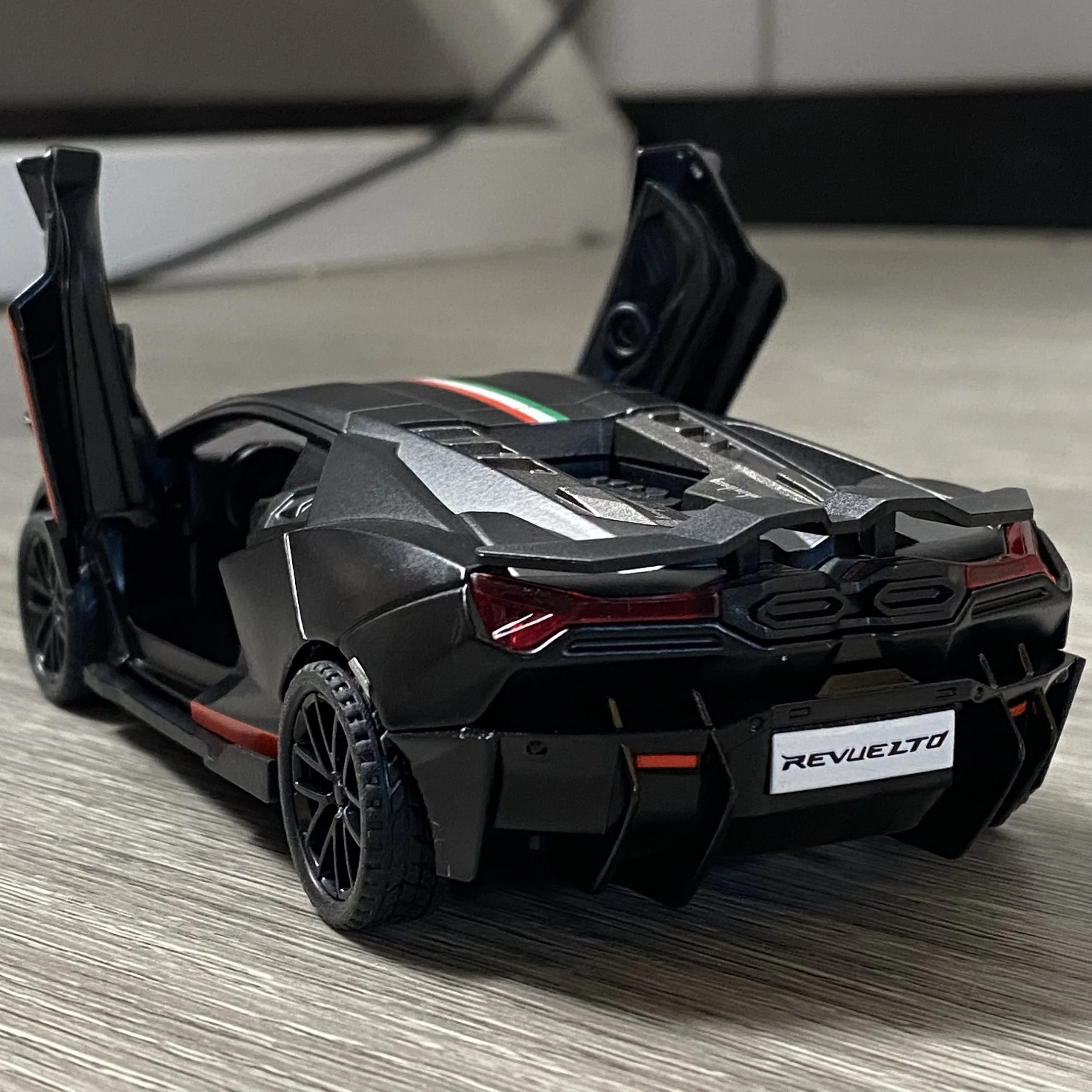 Revuelto 1:32 Scale Diecast Car Model 6 Revuelto 1:32 Scale Diecast Car Model - Image 6