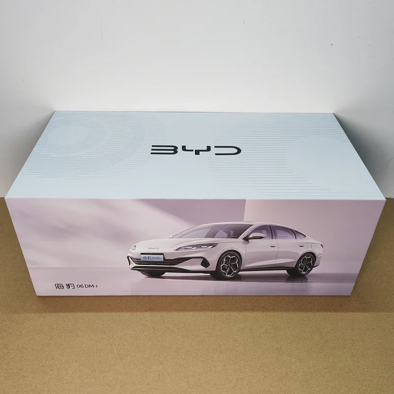 BYD Seal 06 06DM-I Diecast Model 1:18 Scale 6 BYD Seal 06 06DM-I Diecast Model 1:18 Scale - Image 6
