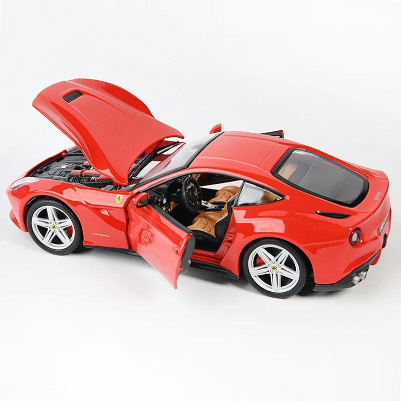 1:24 Ferrari F12 Berlinetta Diecast Model 5 1:24 Ferrari F12 Berlinetta Diecast Model - Image 5