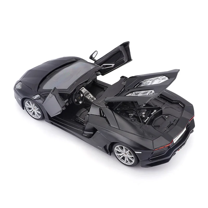 Lamborghini LP700 1:24 Diecast Model in Blue 4 Lamborghini LP700 1:24 Diecast Model in Blue - Image 4
