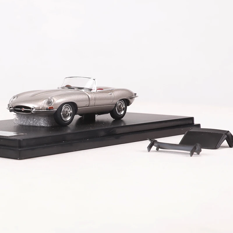 1961 Jaguar E-TYPE Diecast Model Car 14 1961 Jaguar E-TYPE Diecast Model Car - Image 14