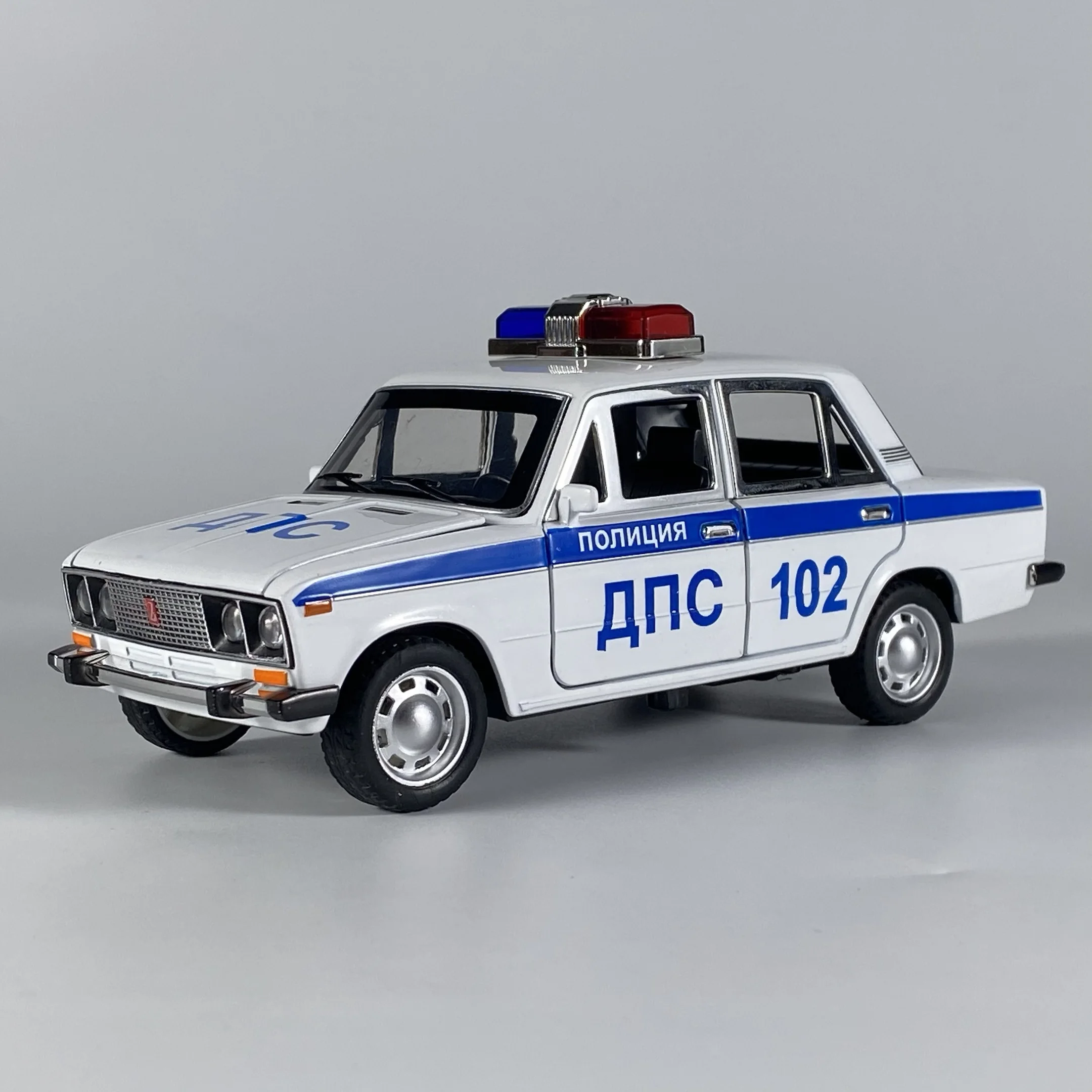 Vintage LADA 2106 Police Diecast Model 1:24 Scale 7 Vintage LADA 2106 Police Diecast Model 1:24 Scale - Image 7