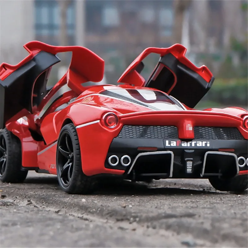 Ferrari LaFerrari FXXK 1:24 Diecast Model 4 Ferrari LaFerrari FXXK 1:24 Diecast Model - Image 4