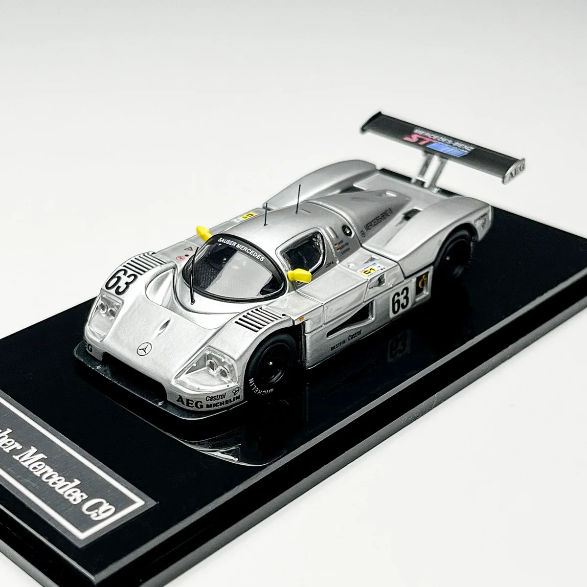Mercedes-Benz Sauber C9 1:64 Die-Cast Model 7 Mercedes-Benz Sauber C9 1:64 Die-Cast Model - Image 7