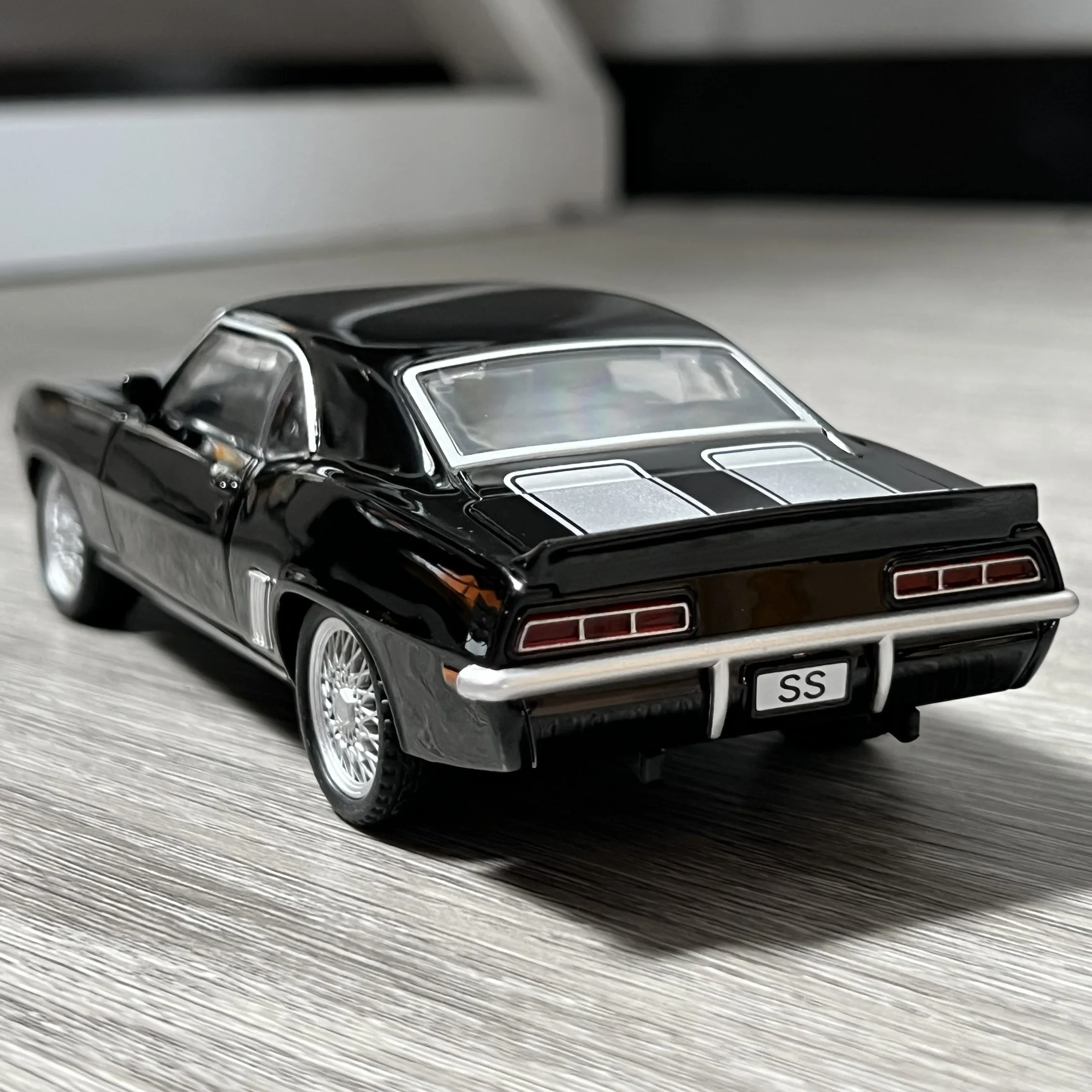 1969 Chevrolet Camaro SS 350 Miniature Model 5 1969 Chevrolet Camaro SS 350 Miniature Model - Image 5