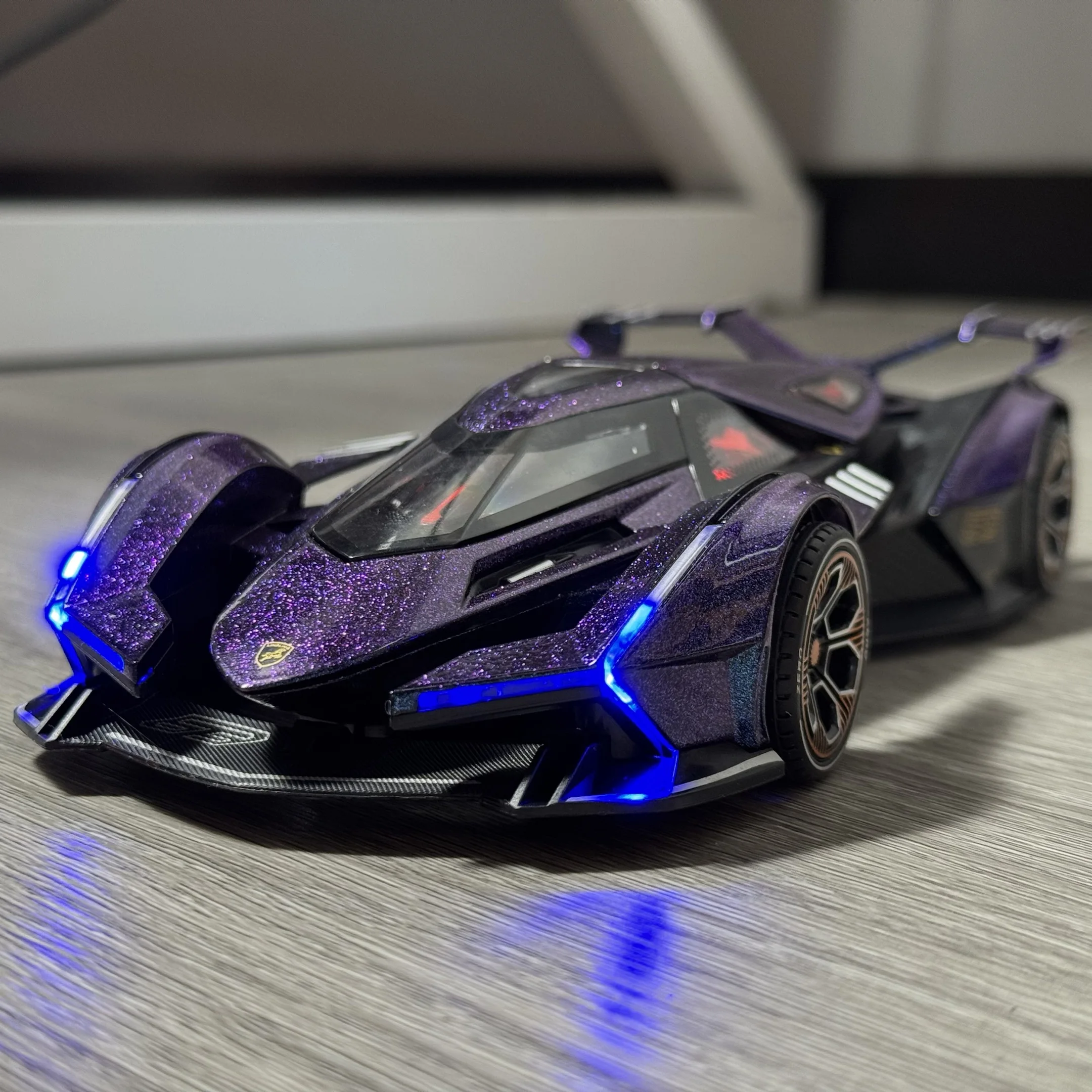 V12 Vision GT 1:24 Diecast Model Car 3 V12 Vision GT 1:24 Diecast Model Car - Image 3