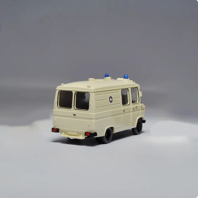 Vintage Ambulance Model WIKING 1:87 Scale 3 Vintage Ambulance Model WIKING 1:87 Scale - Image 3