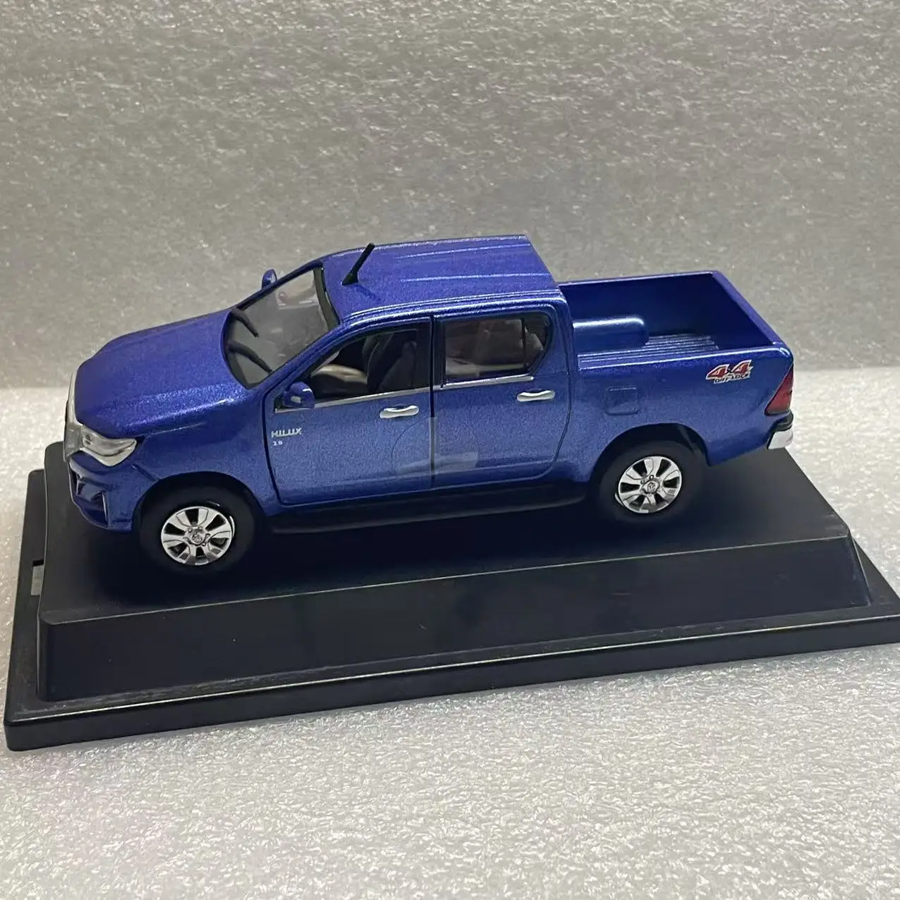 Hirax 4X4 Die-cast Alloy Mini Truck 1/43 Scale 4 Hirax 4X4 Die-cast Alloy Mini Truck 1/43 Scale - Image 4