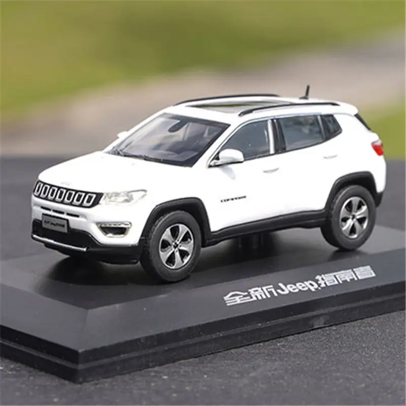 White Jeep Compass 1:43 Scale Diecast Model 2 White Jeep Compass 1:43 Scale Diecast Model - Image 2