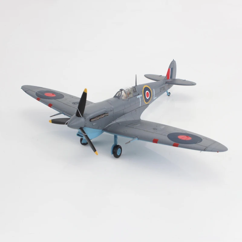 1:72 Scale Spitfire 1942 Aircraft Model 1 1:72 Scale Spitfire 1942 Aircraft Model