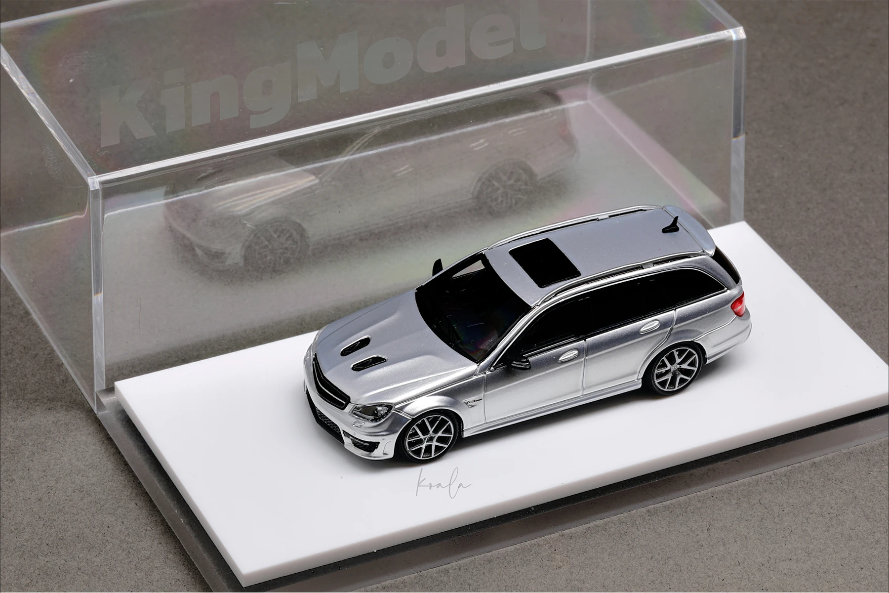 Mercedes-Benz C 63 Wagon Diecast Model 1:64 Scale 6 Mercedes-Benz C 63 Wagon Diecast Model 1:64 Scale - Image 6