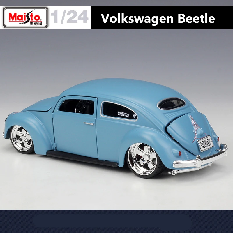 Light Blue 1:24 Diecast Volkswagen Beetle Model 6 Light Blue 1:24 Diecast Volkswagen Beetle Model - Image 6
