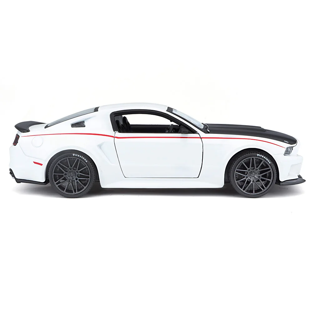2014 Ford Mustang 1:24 Scale Die-Cast Model 3 2014 Ford Mustang 1:24 Scale Die-Cast Model - Image 3