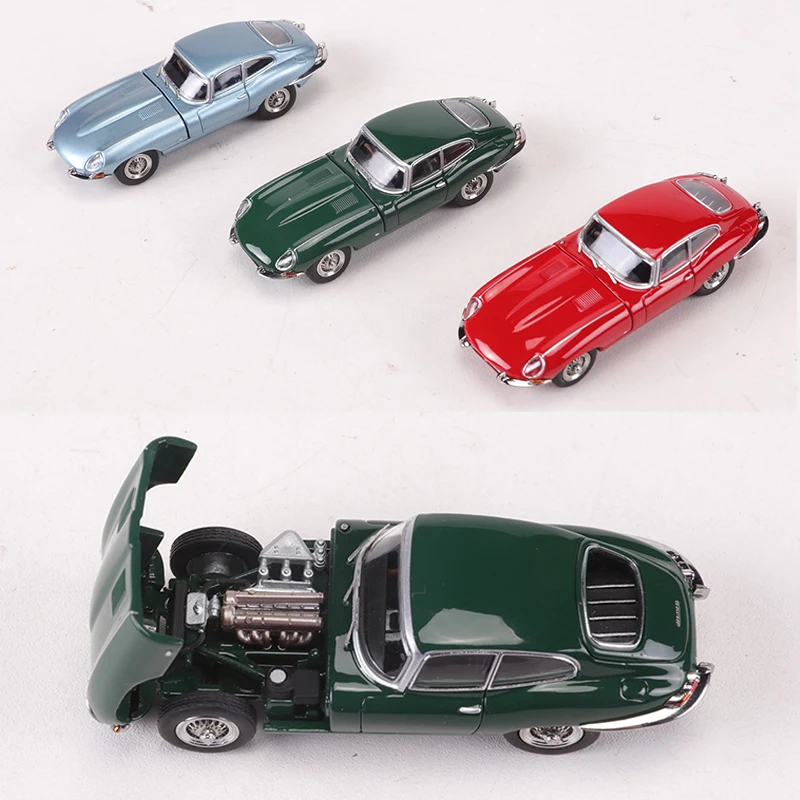 1961 Jaguar E-TYPE Diecast Model Car 4 1961 Jaguar E-TYPE Diecast Model Car - Image 4