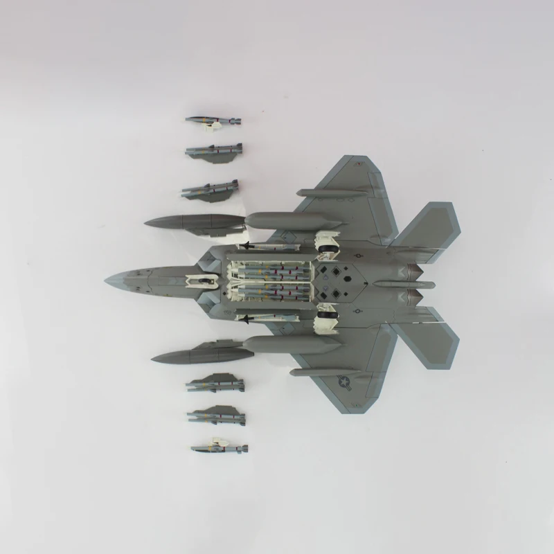 1:72 Scale F-22 Fighter Diecast Model 5 1:72 Scale F-22 Fighter Diecast Model - Image 5