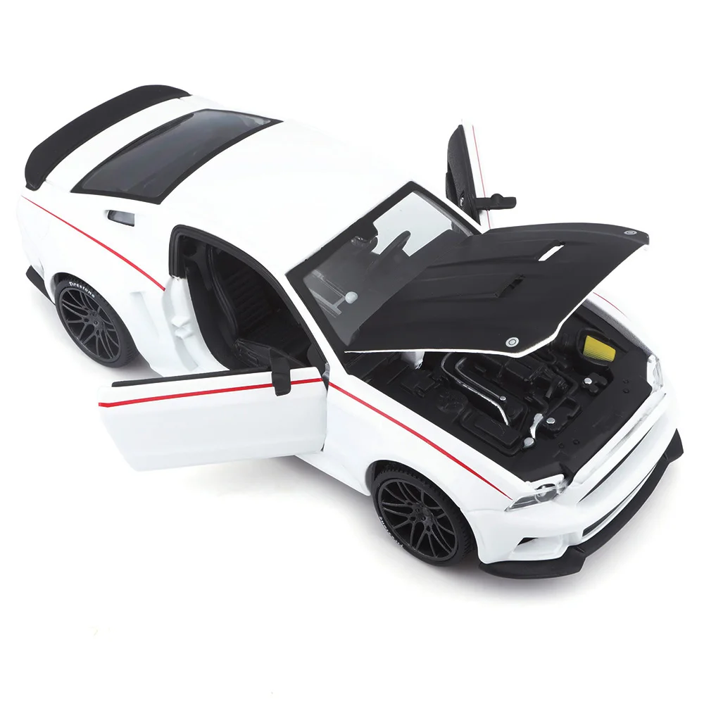 2014 Ford Mustang 1:24 Scale Die-Cast Model 4 2014 Ford Mustang 1:24 Scale Die-Cast Model - Image 4